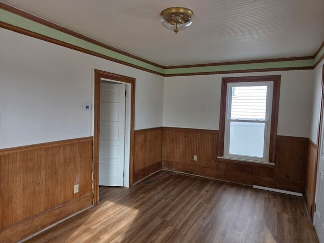 Building Photo - Charming 1 Bedroom Home Near Downtown Mount Airy