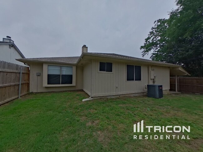 Building Photo - 5911 Inks Lake Dr