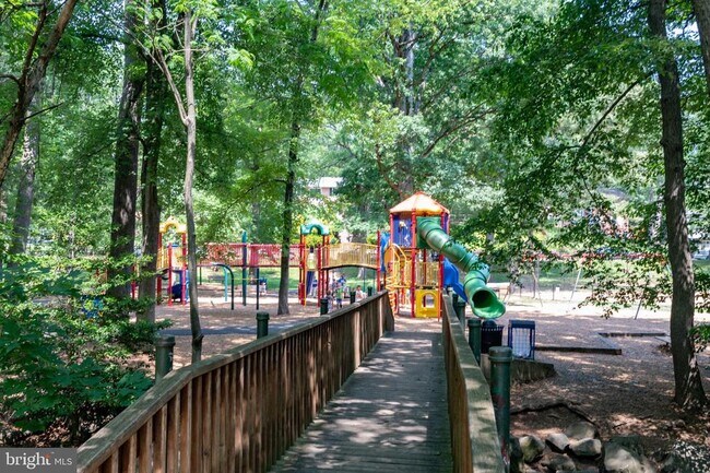 Building Photo - 989 S Buchanan St