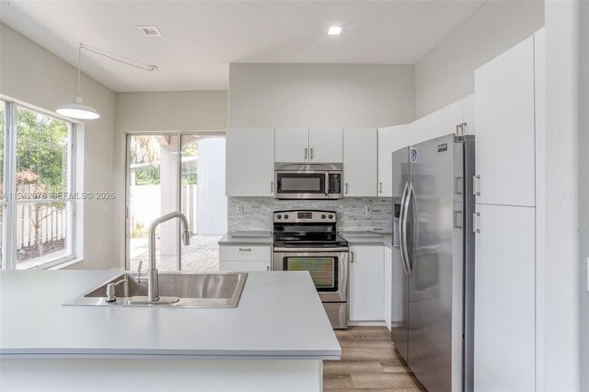 Building Photo - 3755 SW 50th St