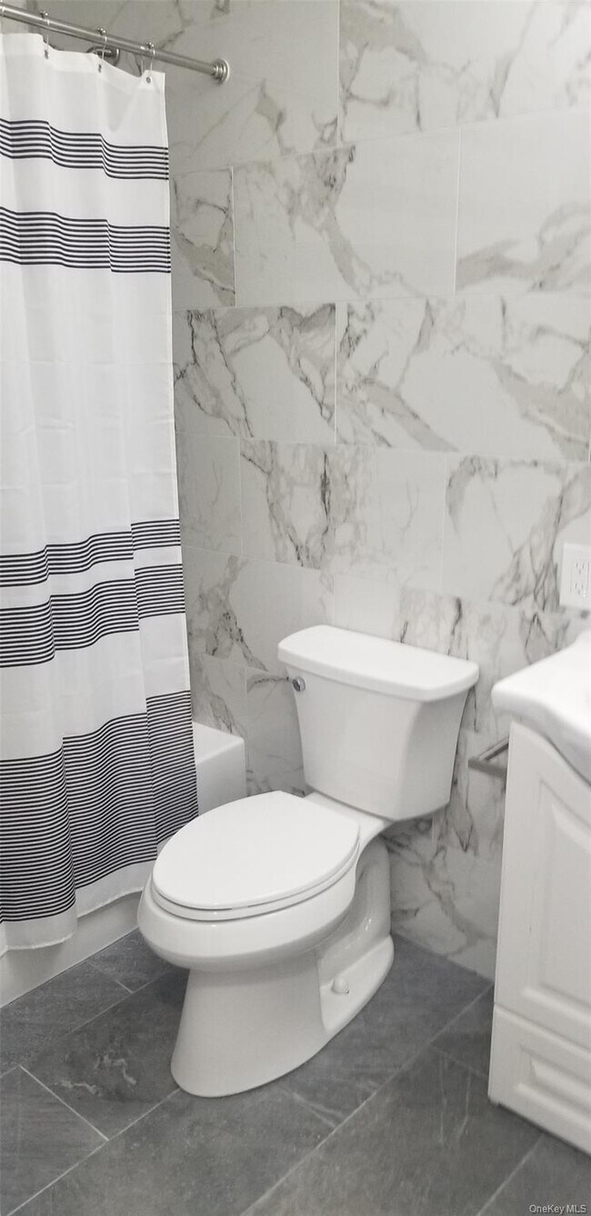 Building Photo - 740 E Broadway