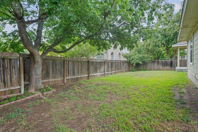 Building Photo - Immaculate 3 Bedroom, 2 Bath Home on Corner Lot in Cedar Park