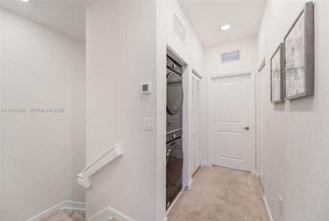 Building Photo - 20814 NE 5th Ct