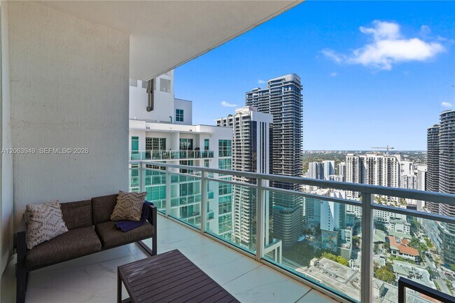 Building Photo - 950 Brickell Bay Dr