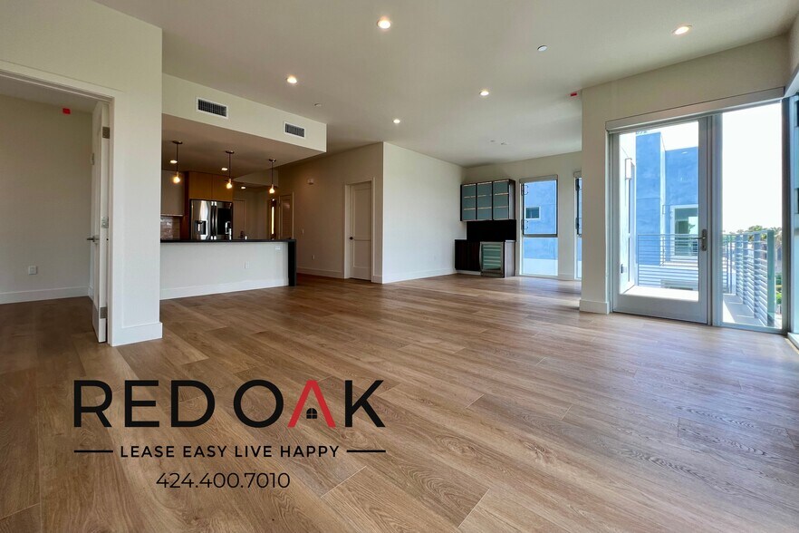 Building Photo - 1001 N Fairfax Ave