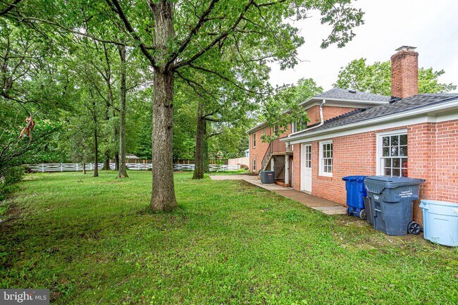 Building Photo - 5001 Ninian Ct