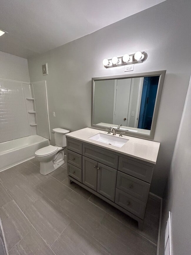 Building Photo - 246 White Bridge Pike