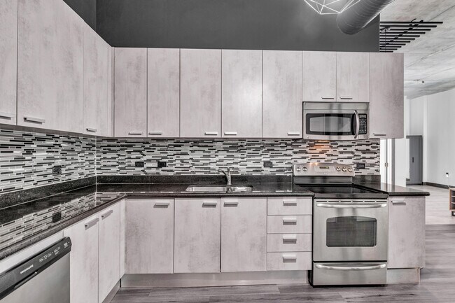 Building Photo - 2100 Van Buren St