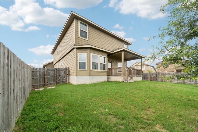 Building Photo - Price Improvement! This 4 bed, 2.5 bath ho...