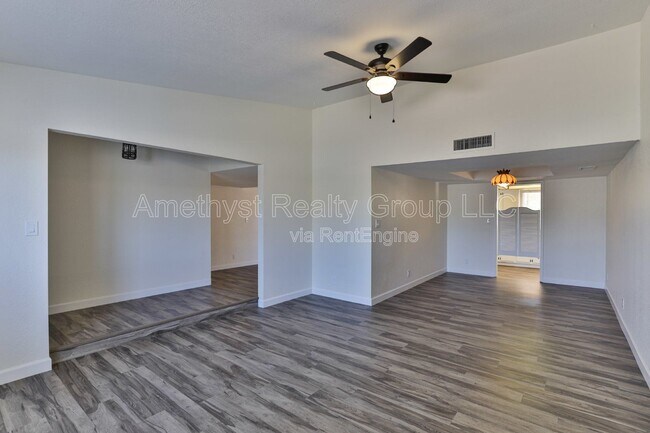 Building Photo - 4419 W Shaw Butte Dr