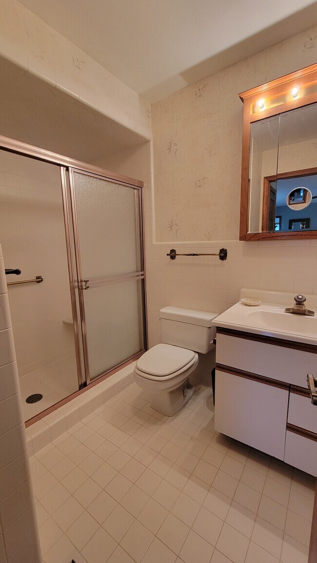 Building Photo - 1041 Carousel Ln