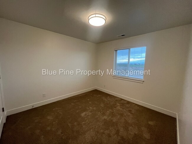 Building Photo - 6322 N Freedom Rd