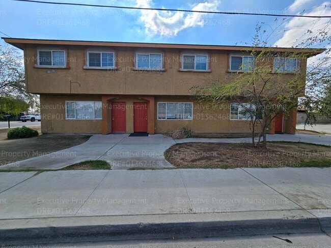 Primary Photo - Spacious 3 bedroom, 2.5 bathroom townhome....