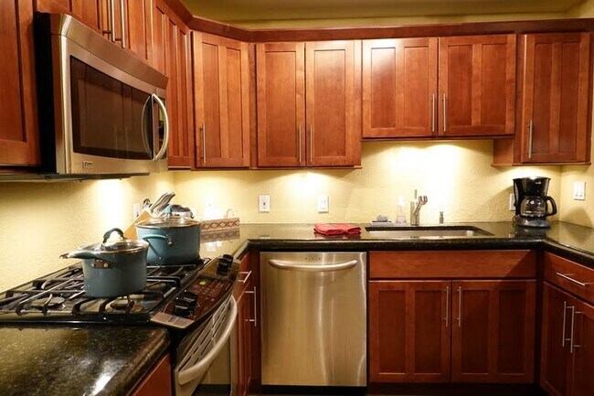 Building Photo - 270 E Flamingo Rd