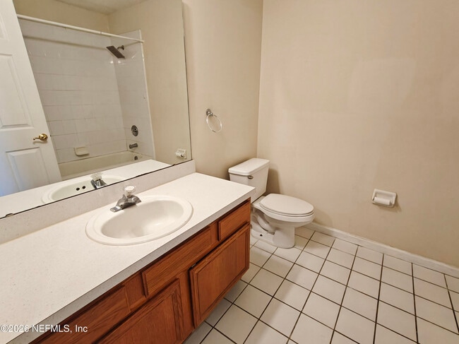 Building Photo - 1563 Lakeway Dr