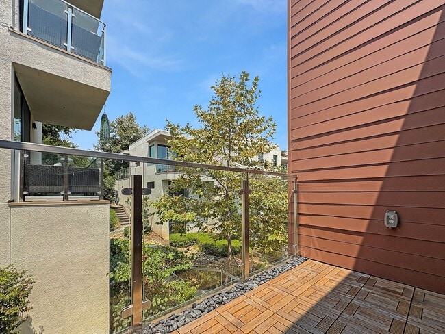 Building Photo - Modern Golden Hill Retreat with En-Suite B...
