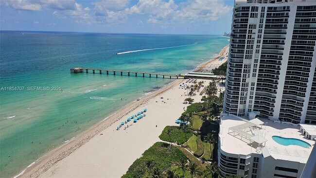 Building Photo - 16901 Collins Ave