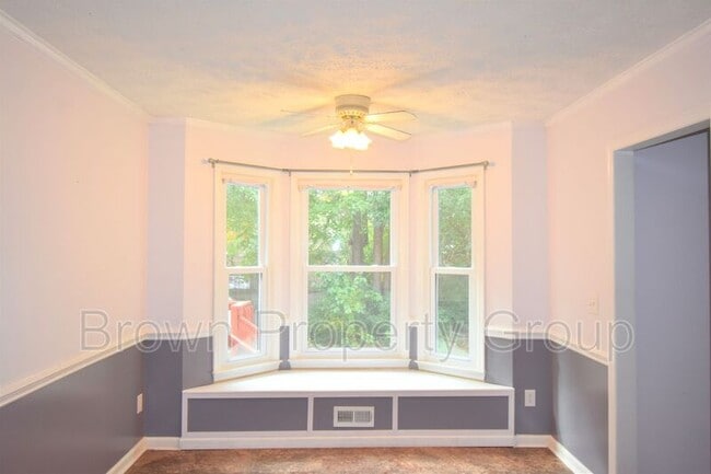 Building Photo - 6405 Rolling Meadows Ln