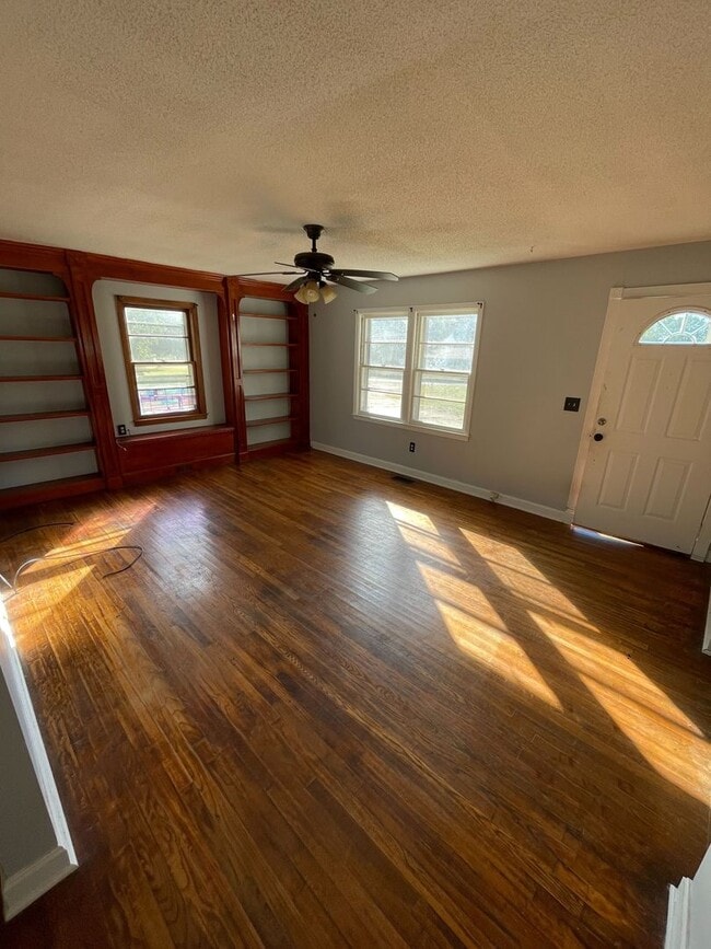 Building Photo - 961 Iron Bridge Rd