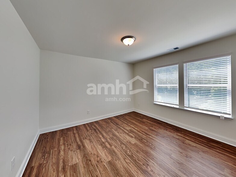 Building Photo - 209 Rivulet Dr