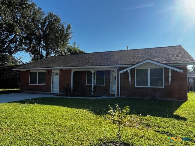 Primary Photo - 4704 Evergreen Ln