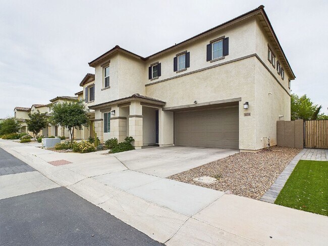 Building Photo - A luxe home in the heart of Chandler