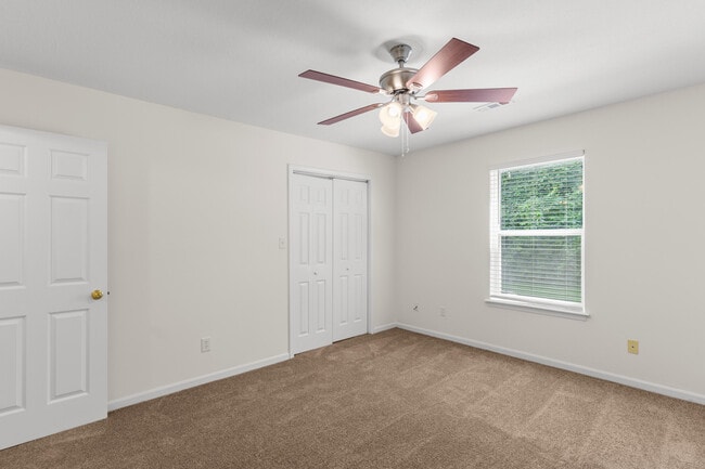 Building Photo - 304 Dads Way