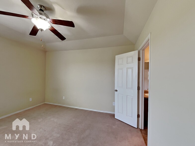 Building Photo - 12820 Bell Flower Drive