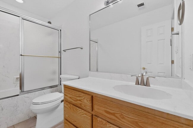 Building Photo - Executive Rental