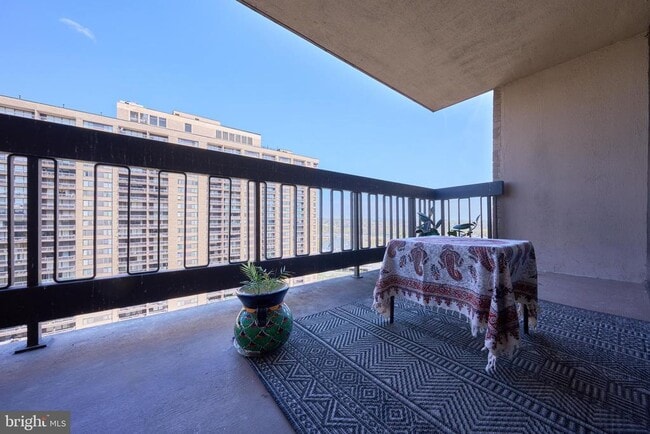 Building Photo - 3705 S George Mason Dr