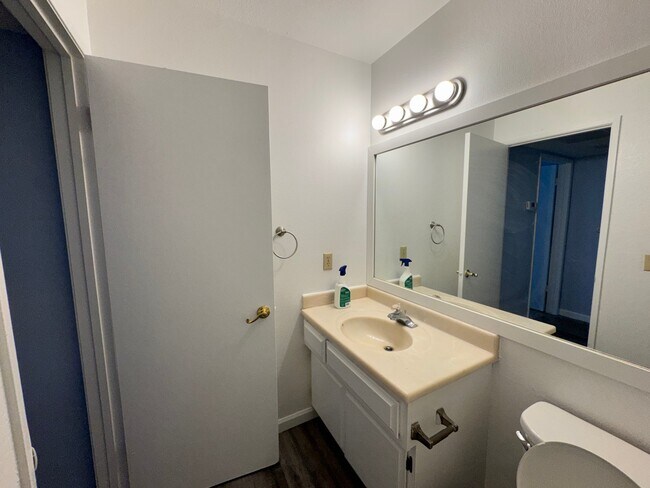 Building Photo - 7442 Tierra Way