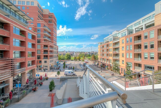 Building Photo - 1908 Hooker St