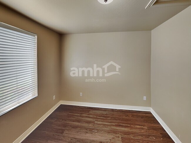 Building Photo - 1449 S 2490 E