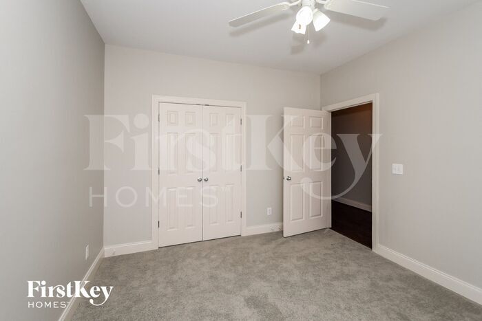 Building Photo - 15 Trellis Cir