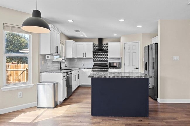 Building Photo - 1405 Ty Cobb Pl