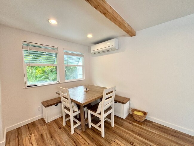 Building Photo - Available Now! 3 BED, 2 BATH HOME w/ UTILI...