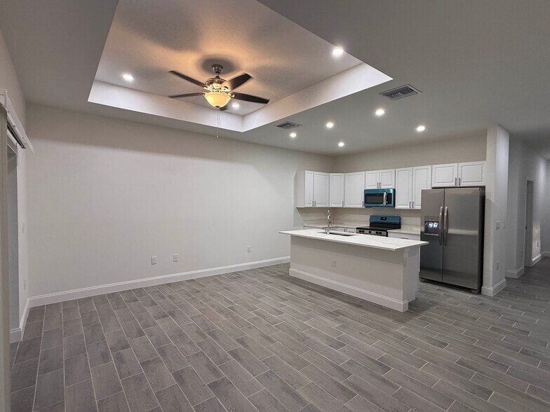 Building Photo - 4656 28th St SW