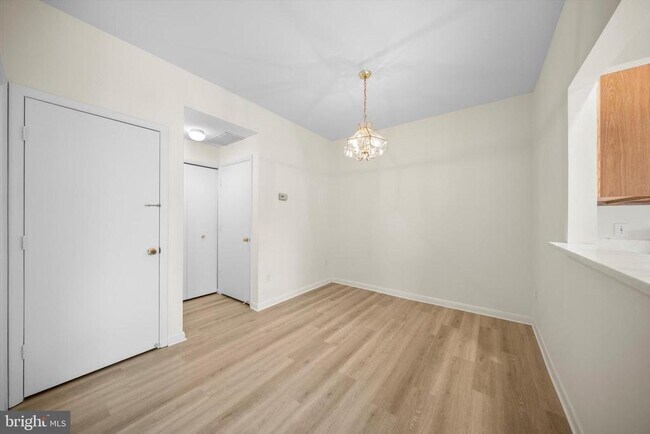 Building Photo - 44226 Mossy Brook Square