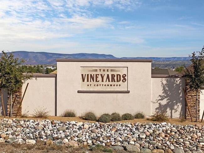 Building Photo - HOUSE- COTTONWOOD - VINEYARDS
