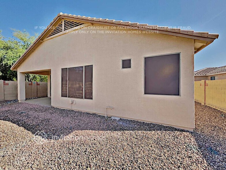 Building Photo - 15206 W Port Royale Ln