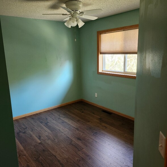 Building Photo - 524 Emerson Ave N