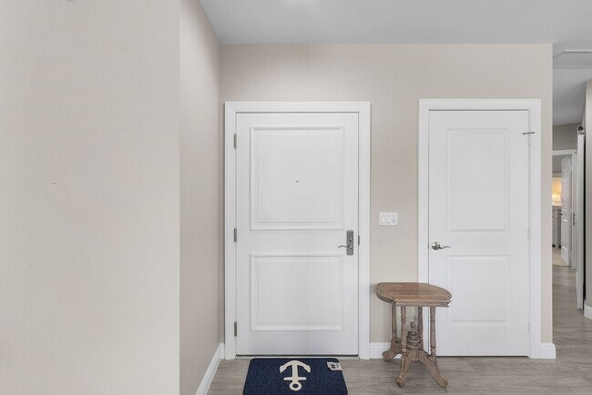 Building Photo - SPECTACULAR CUSTOM DESIGNED REMODELED 3 BR, 2 BTH