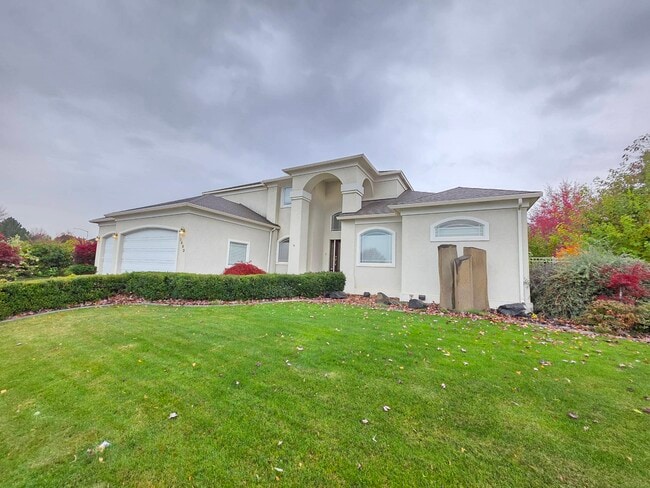 Building Photo - 3493 Hanstead St