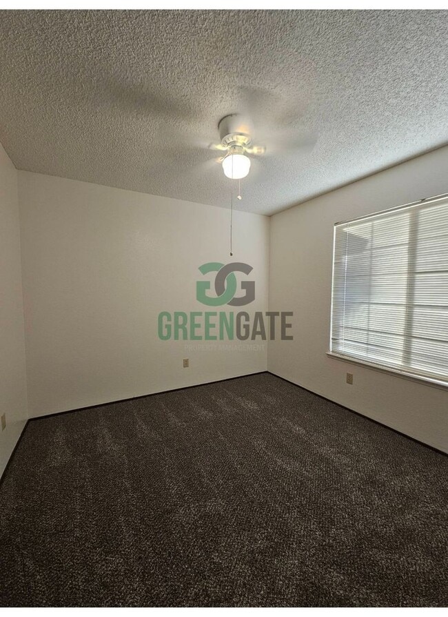 Building Photo - Beautiful 3 BEDROOM 2 BATH HOME IN MODESTO...