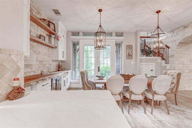 Building Photo - 5323 Lake Hill Farm Way