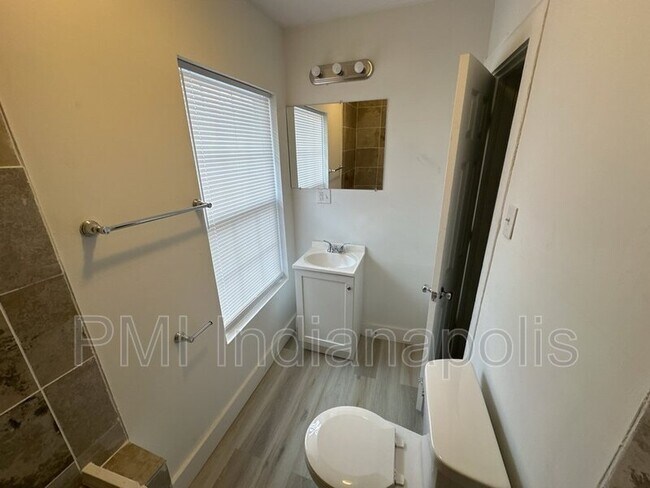 Building Photo - 3236 Winthrop Ave