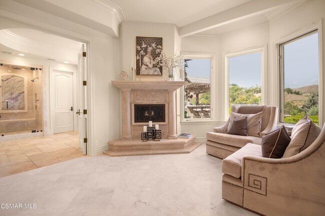 Building Photo - 4358 Cresthaven Dr