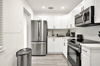 Building Photo - 300 NW 82nd Terrace