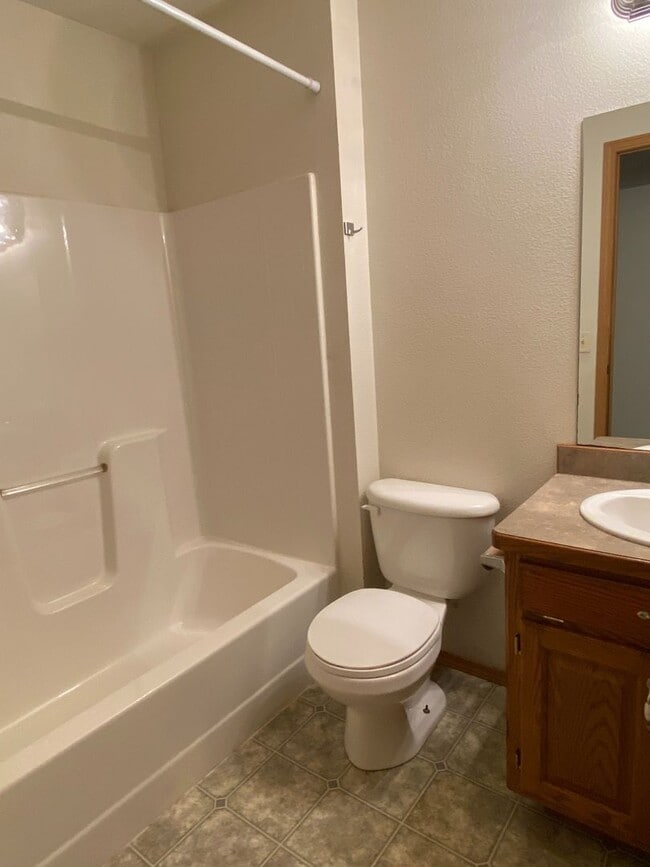 Building Photo - Nice 2BR/2BA near MSSU campus!