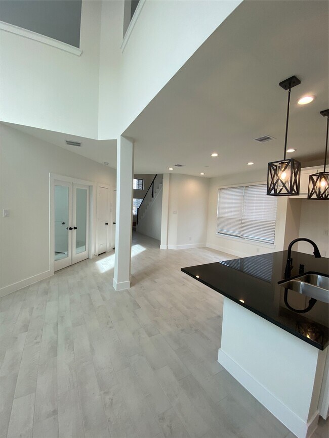 Building Photo - 31323 Balsam Hawk Ln